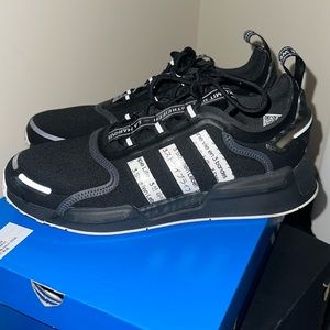 Men’s Adidas NMD V3 sz10